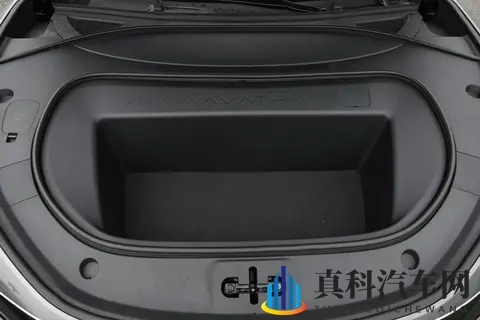 不止代步!阿维塔 12 皇家剧院版,把私人剧院搬进车里-2