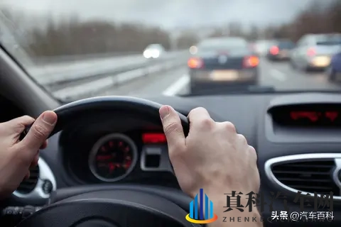为什么说开车犹豫是大忌,有很大的安全隐患?-2