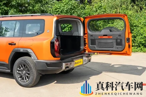 实拍体验奇瑞纵横 G700,续航 1400 公里,售价 3299 万起-1