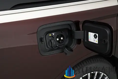 带娃出行还得看它！试驾26款岚图梦想家乾崑Ultra-1