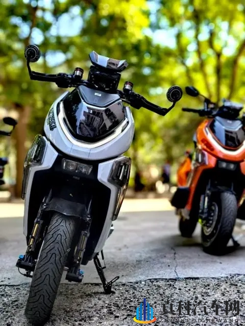 ​极核 AE5 vs 九号 MZ：性能派的终极之选-1