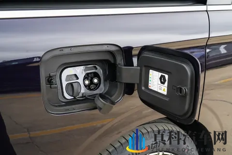 26款岚图梦想家：省心的MPV该这样选，多场景全能才叫真香-3