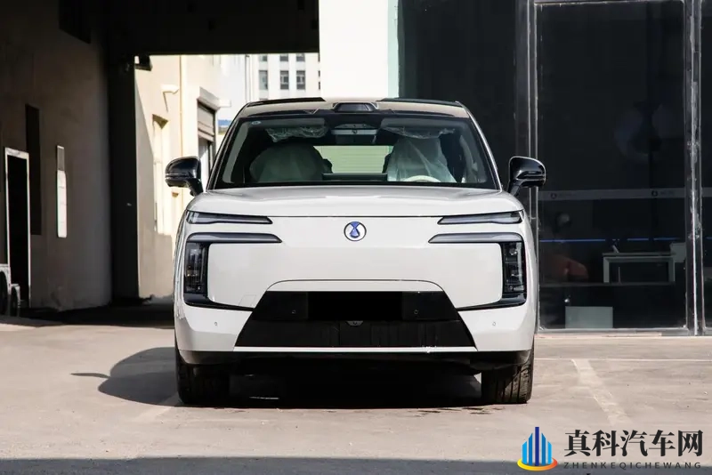 大6座售2998万起,易三方、云辇-A、冰箱彩电大沙发-1