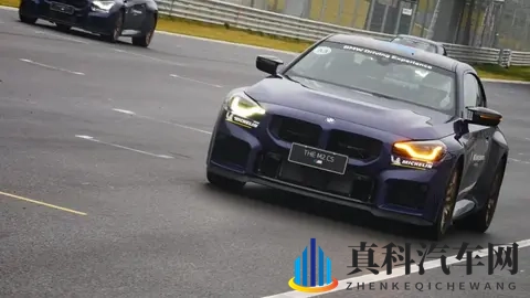 成人按摩A片:成人按摩场所私密影像-1