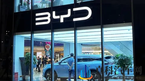 销量第一被“绝杀”！终于疲态显现，比亚迪快装不下去了？-1