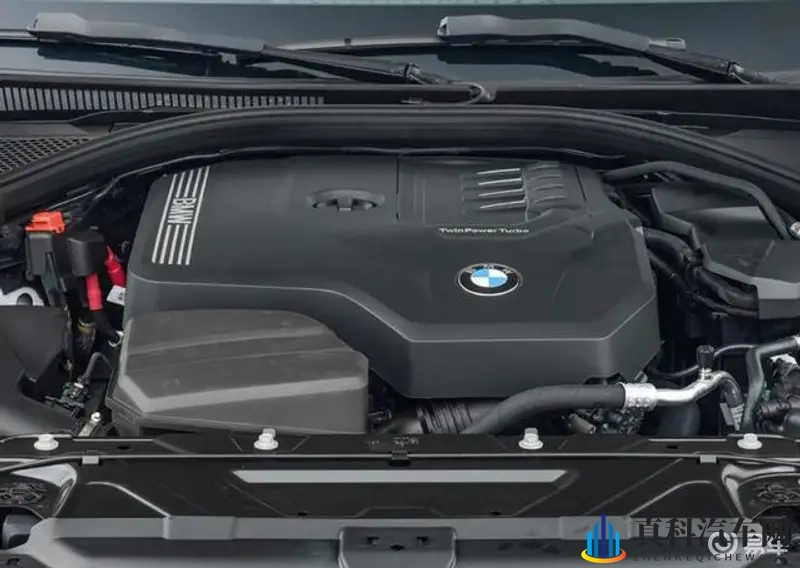 奔驰C级与宝马3系：25-30万购车决策轻松指南-1