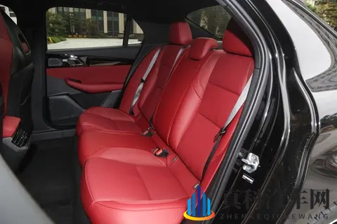 第三代领克 03：花15T的钱，买20T的性能，这款燃油车太值了！-1