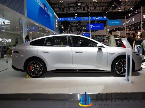 听劝降价增配,长安启源A06正式上市售1099万元起-2