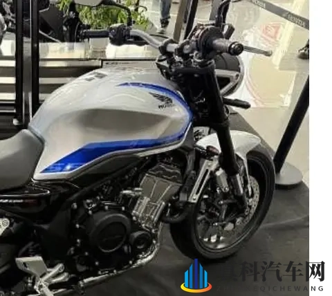 本田CB500SF到店实拍 4万级带电子离合 国产500级街车迎最强对手-1