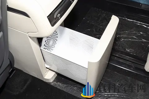 新款比亚迪夏正式上市,限时1968万起,纯电续航100_218km-1