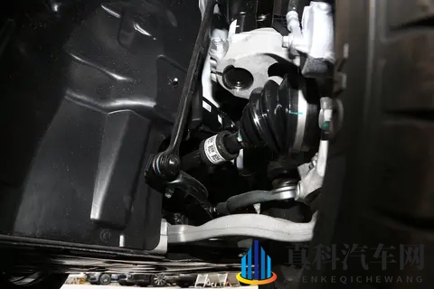 动力 + 氛围灯 + 座椅？奔驰 A 级要动力还是要舒适？-3