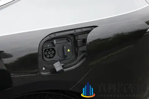 12项豪华配置+10项创新升级，阿维塔12四激光版实力有多强？-1