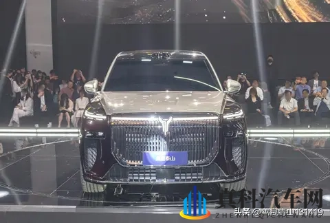 六座SUV第三排太挤?3120mm轴距神车让180cm壮汉秒变葛优躺-2