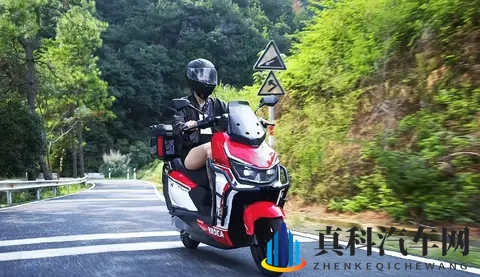 继台铃之后，雅迪也发布钠电池电动摩托车，冬天续航里程不再减少-2