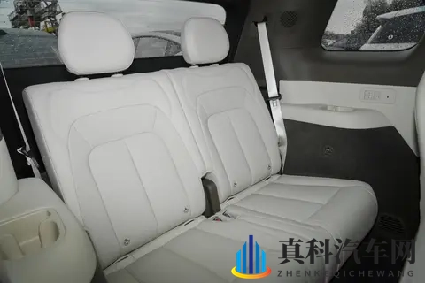 带全家出行，我选择腾势 N8L 的原因：空间、配置兼顾实用与经济-2