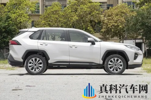 表哥纠结 “买新能源还是油车”，我带他开威兰达跑了趟露营-2