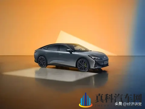 买比亚迪还是极狐阿尔法-2