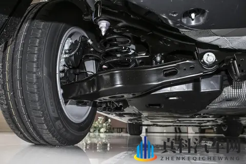 一共三款车型,燃油版卡罗拉怎么选?-2