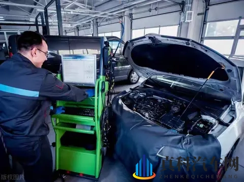 燃油车会被淘汰吗？看看修车店老板怎么说，你也许就清楚了！-2