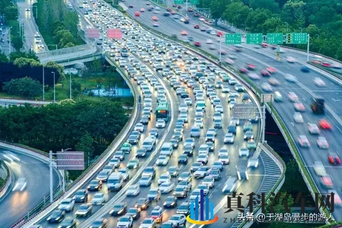 高速_山区超车必看!6个禁区绝不能碰,4个心眼记牢,平安到家-3