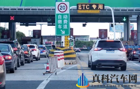 揉我胸 啊 嗯～下面出水视频：智能驾驶新突破，安全舒适体验升级-2