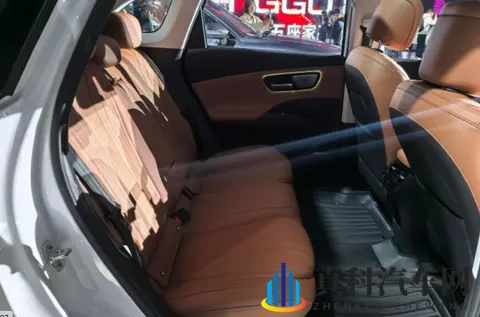 奇瑞第五代瑞虎8限时929万起-2