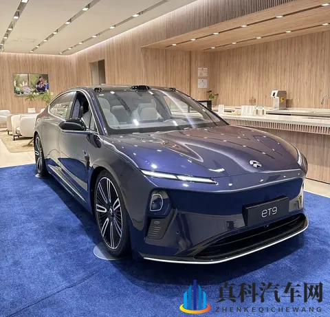 告别停车烦恼:盘点那些让你“一健泊车”的智能汽车-1