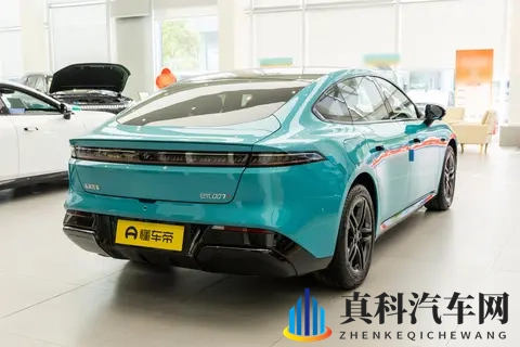 年轻人买车看这款，大溜背+无框门，激光雷达+电动尾翼，37s破百-2