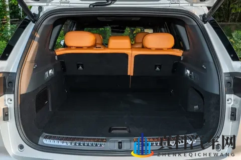 15 万级奶爸车选择？东风奕派eπ008五座版 ：空间大，长途不费腰-2
