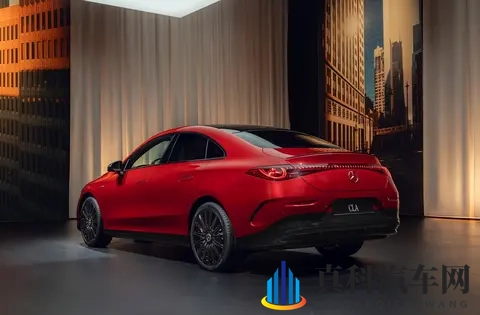 比吉利银河A7还小一圈的车，却被奔驰卖出了“天价”-1