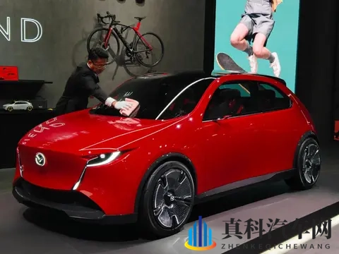 天天操操：科技驱动新乐趣：新能源汽车与智能驾驶升级体验-3