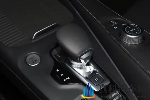 新款英菲尼迪QX50实车来了！换悬浮式中控屏_现款3508万元起售-1