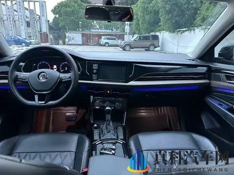 20年上牌大众帕萨特，56万公里，10万出头代步香不香？-1