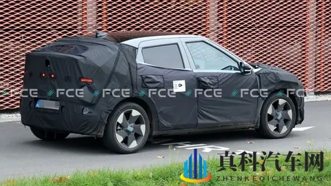 现代IONIQ 3谍照曝光:续航450-600公里,与比亚迪海豚竞争-2