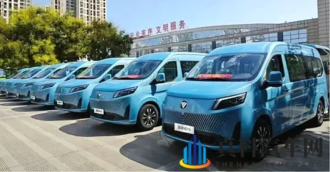 大炕上和亲亲公的性事:全新车型亮相,引领汽车行业新潮流-1