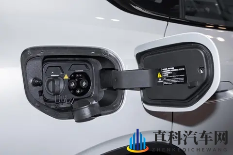 全系标配激光雷达＋磁流变悬架，1399万起预售，深蓝L06怎么样？-1