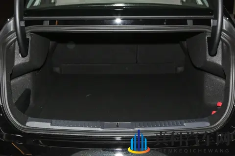 2025 款林肯 Z 深度体验：美式豪华 + 11 米巨屏，家用代步真的香？-1