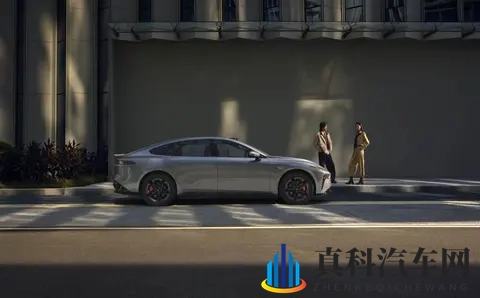 【上市】东风奕派eπ007+ 智美超能轿跑1399万起解锁-1