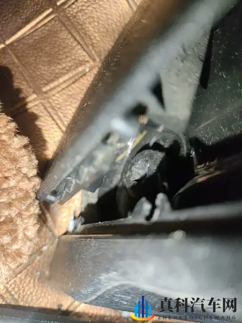 二手路虎发现：V6大排量，硬汉之选，20多万圆梦-1