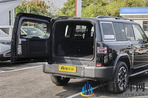 比亚迪又上新菜！空间大，动力强，关键还省油，香！-2