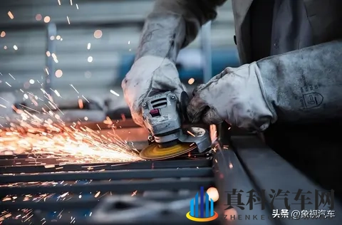 关税大刀砍向自己!美国汽车业18万人失业,万亿产业链加速逃离-3