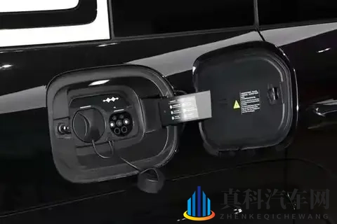 带娃出行不折腾,试驾方程豹钛7,解决家庭用车的痛点-3