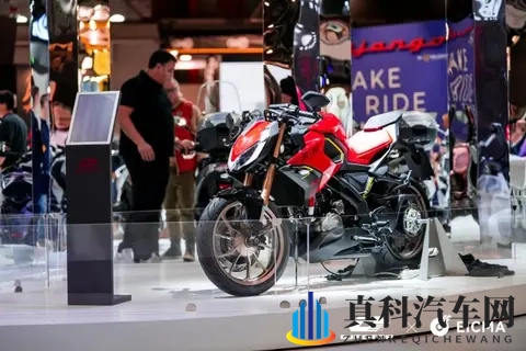 直击EICMA|QJMOTOR 品牌发展史上的高光时刻,这设计太过惊艳-1