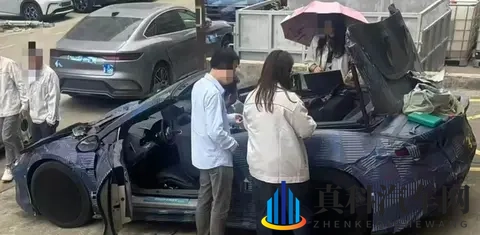 40万圆梦敞篷跑车?腾势Z软顶版路试谍照曝光!-2