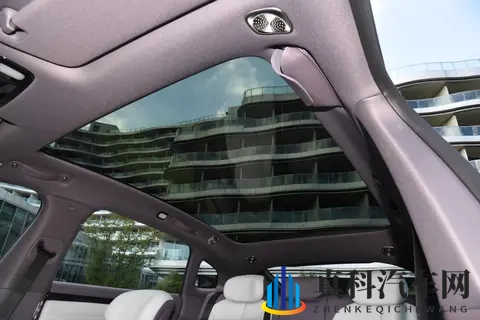 长安逸动对比帝豪：家轿市场的巅峰对决-1