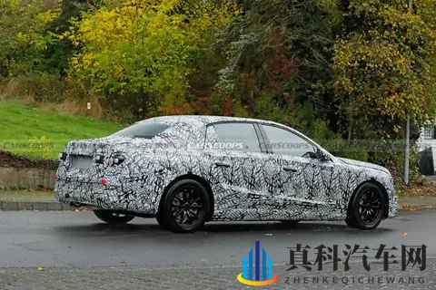 有望2027年发布 纯电动奔驰E级谍照曝光 造型回归传统-1