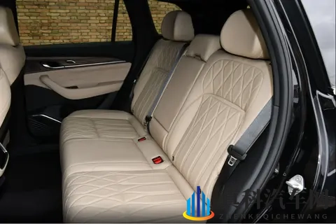 累计销量超85万台，全系标配20T+8AT，试驾体验吉利星越L-2