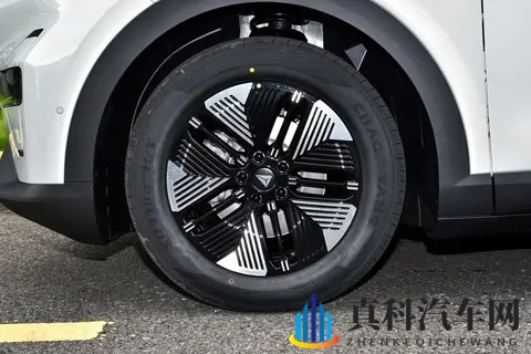 长安又添“新丁”，仅1499万，续航620km，轴距达到2米88-1