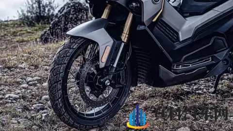 无极米兰发布两款踏板车，双缸450够硬核，大轮踏板也不错！-1