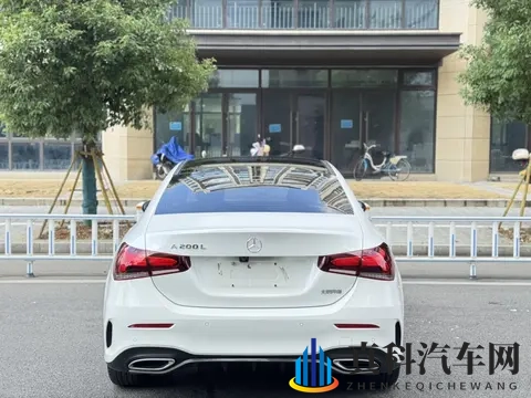 13万拿下白色奔驰A200L,圆你豪华品牌梦!-1